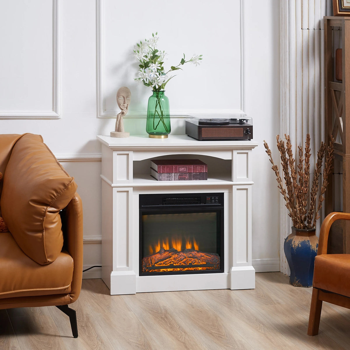 Cheminée électrique avec manteau blanc et étagère, 80 cm, dans un salon