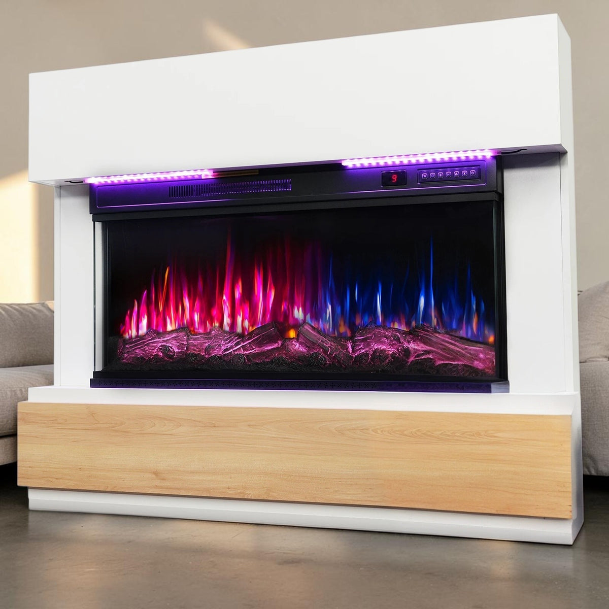 Cheminée électrique panoramique, manteau blanc et socle bois, dans un grand salon contemporain